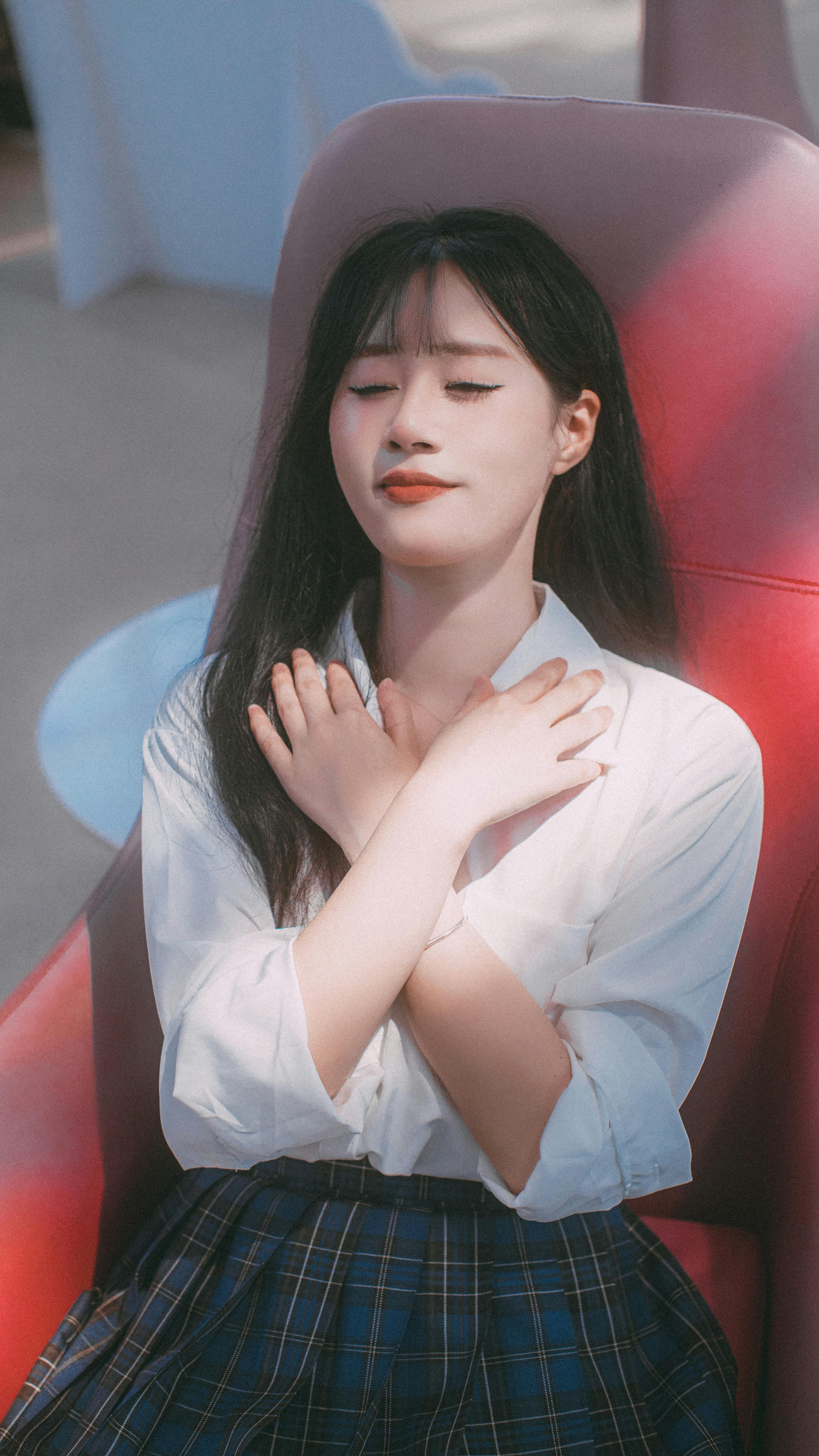 候选人头像：YI REN