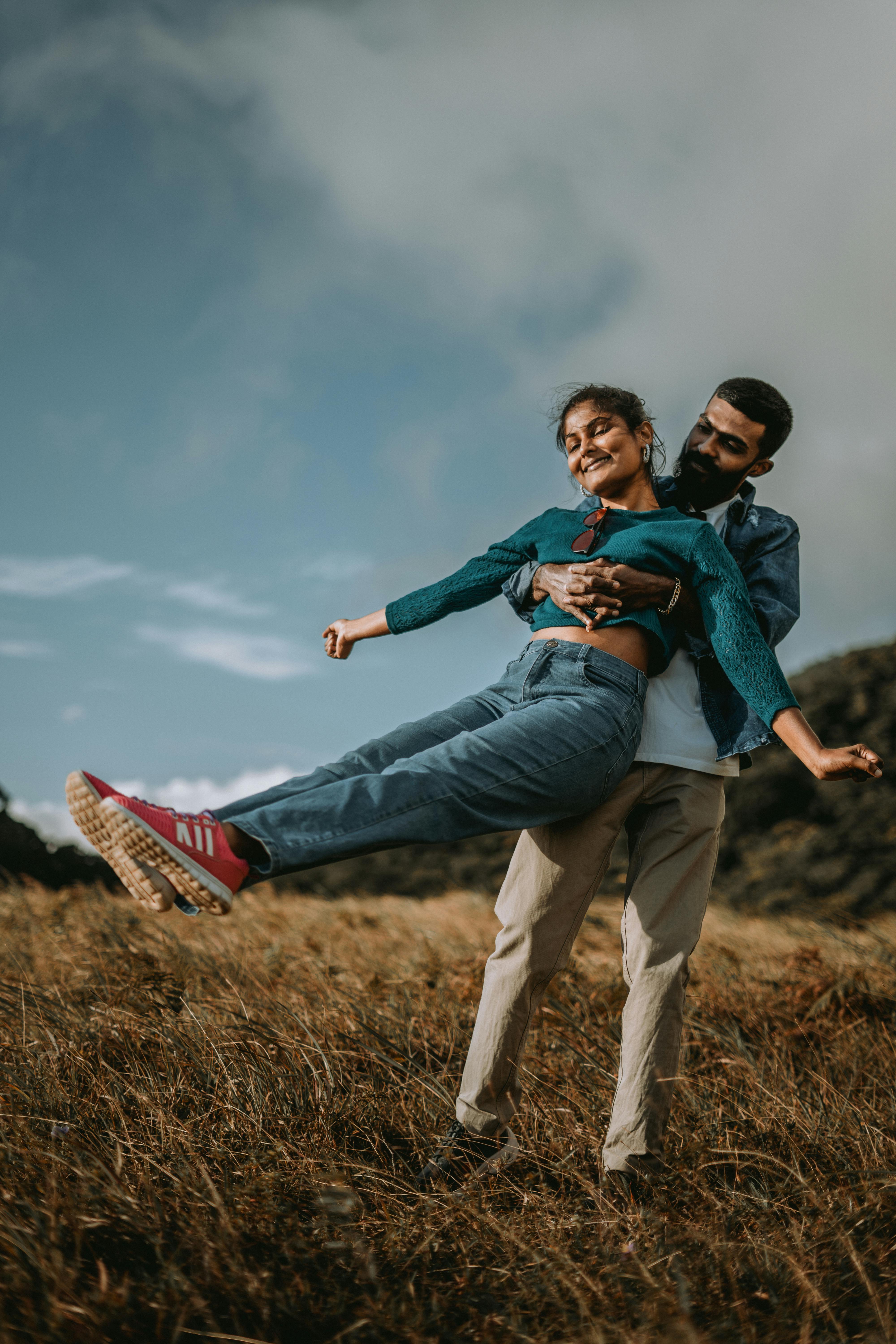 海外高清无代码免费网页：视频预览背景图