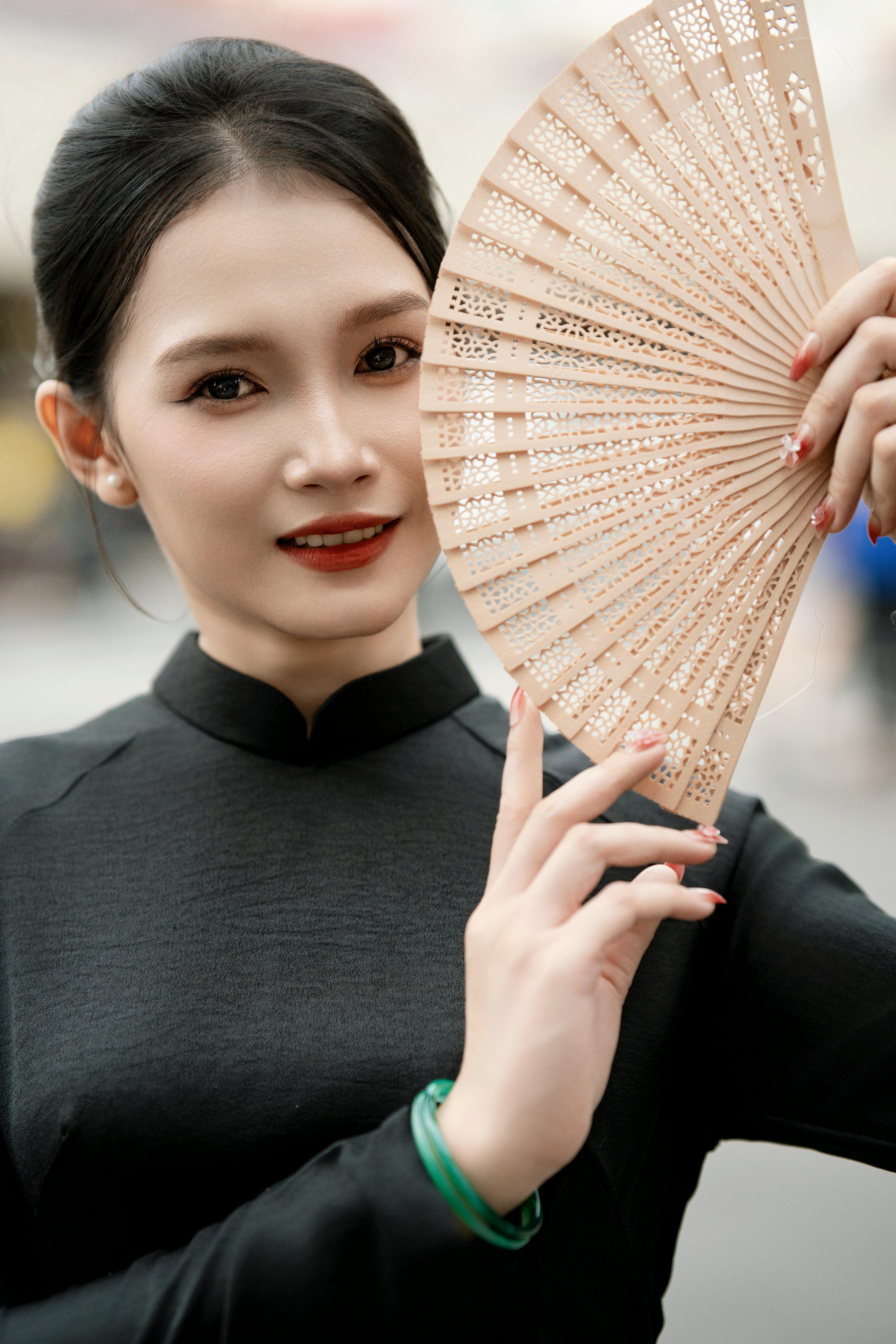 海外高清无代码免费网页：现代简洁的办公与生活方式方向